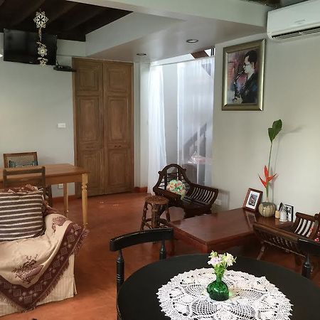 Baan Ongkharak bed&breakfast Bangkok Luaran gambar